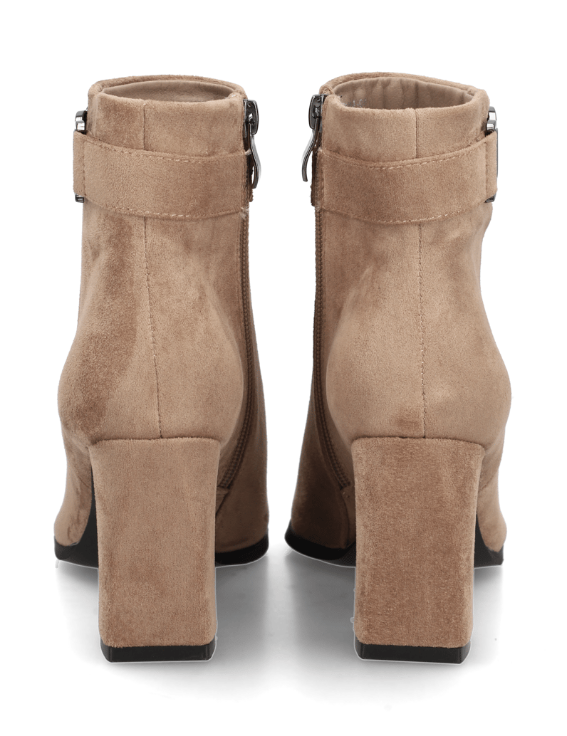 UP-collection-Stiefelette-braun