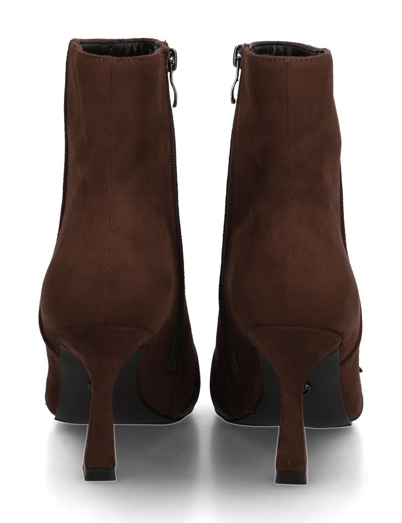 UP-collection-elegantni-gležnjarji-črna