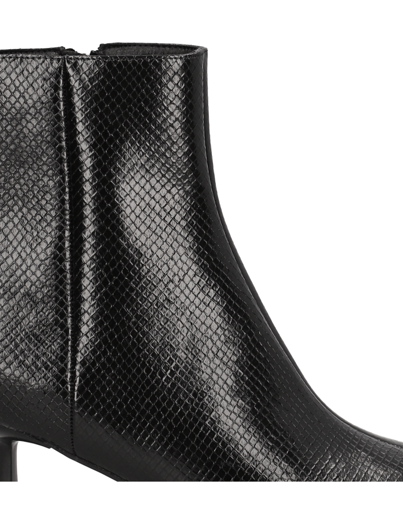 UP-collection-Stiefelette-schwarz