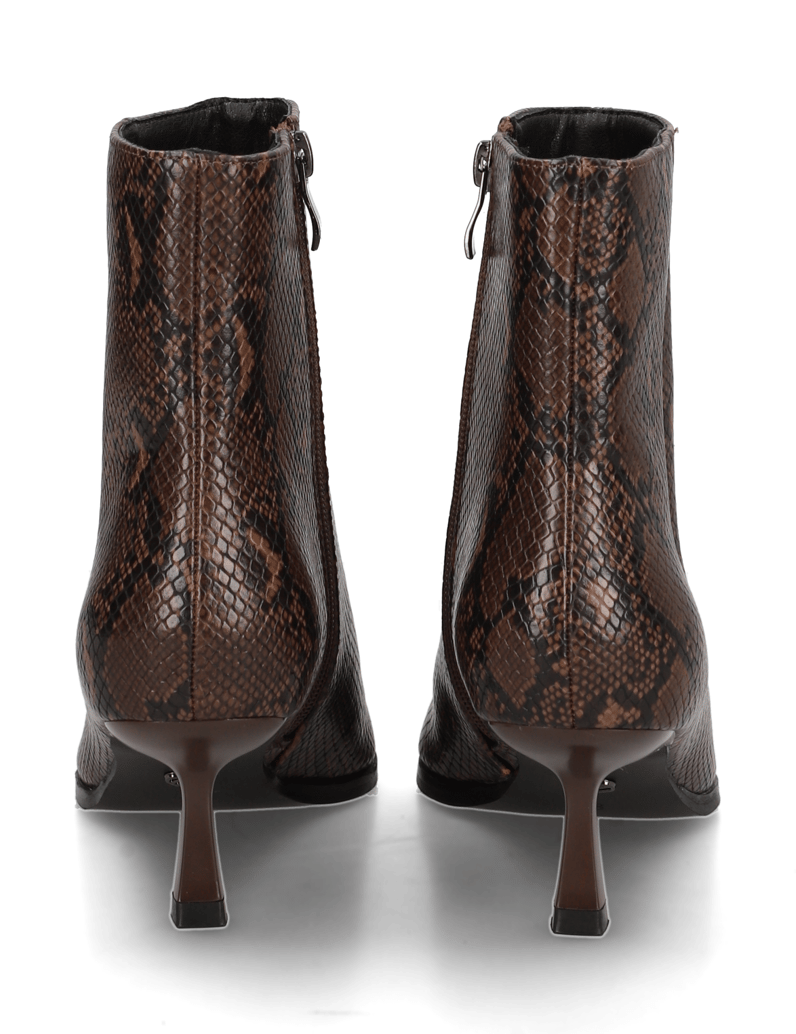 UP-collection-elegantni-gležnjarji-črna