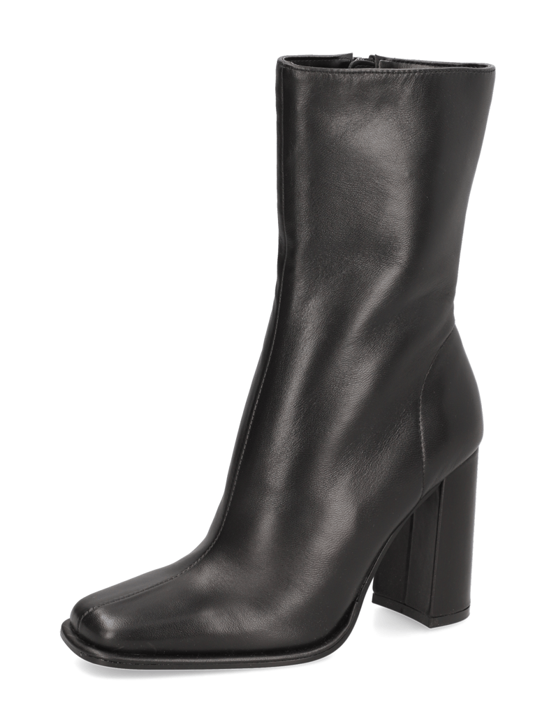 Steve-Madden-FOREMOST