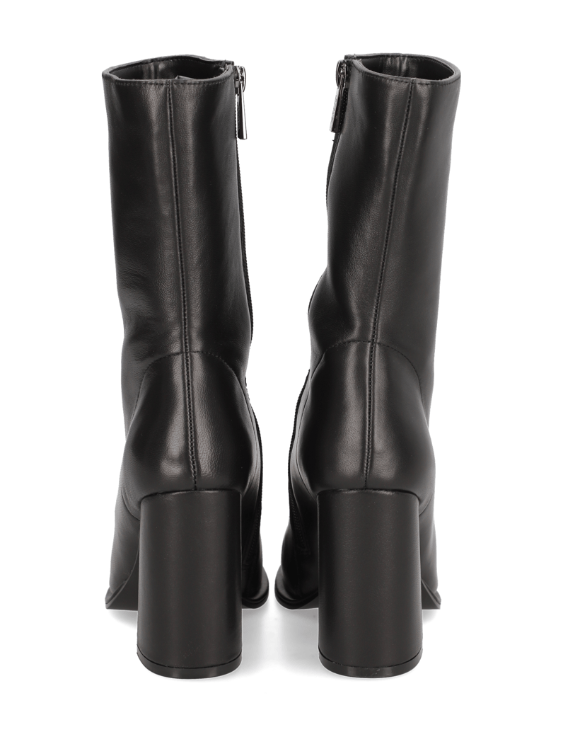 Steve-Madden-FOREMOST