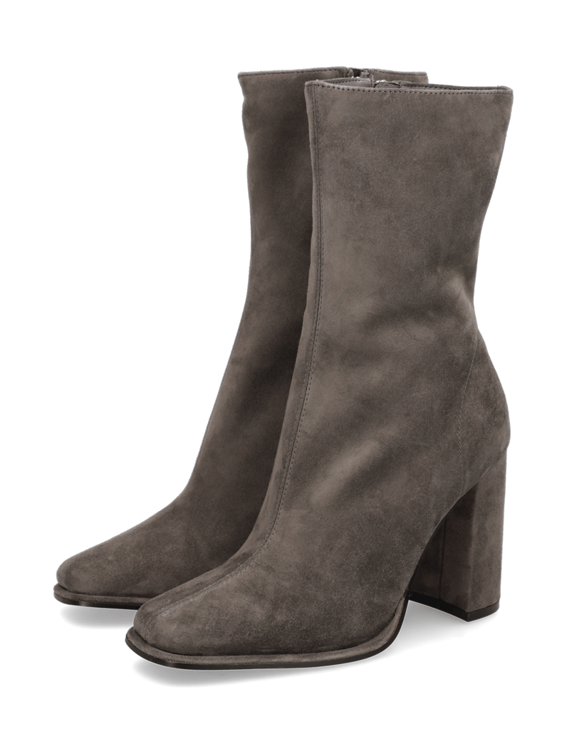 Steve-Madden-FOREMOST