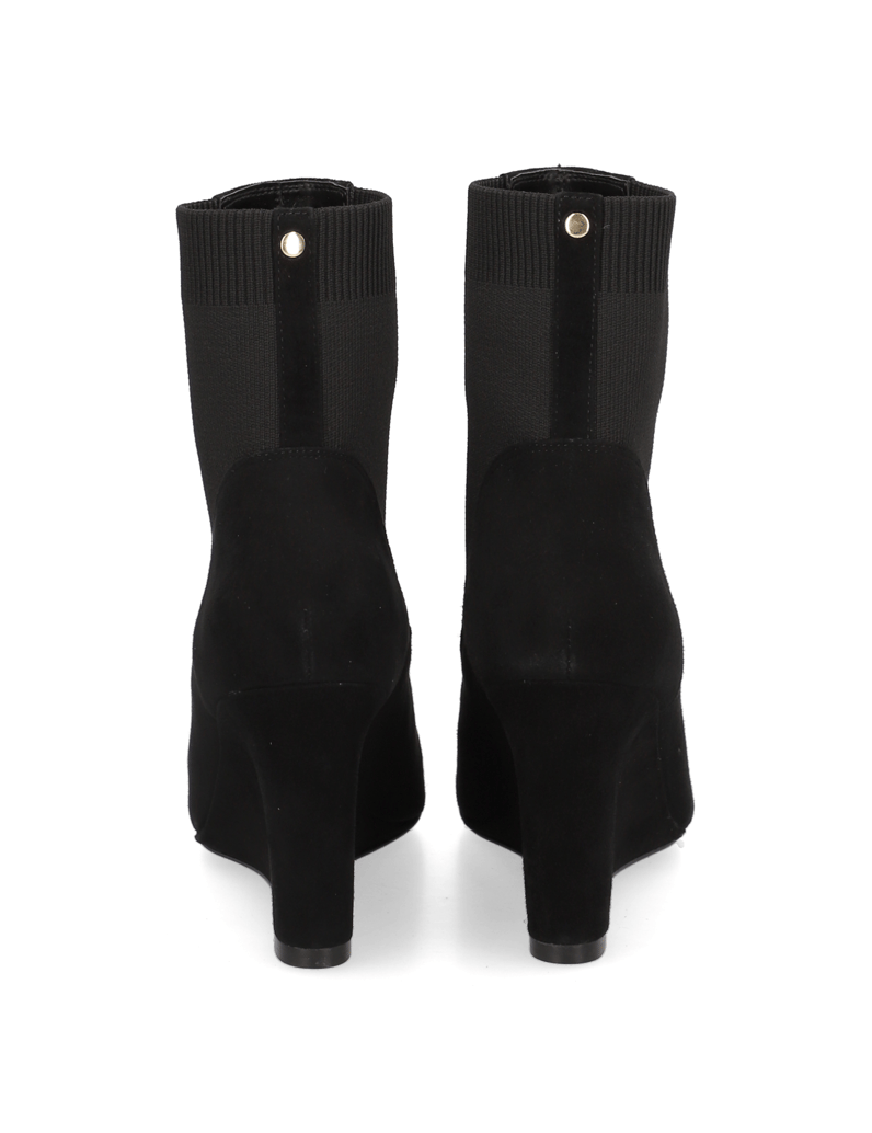 Silvia-Schneider-AVA-schwarz