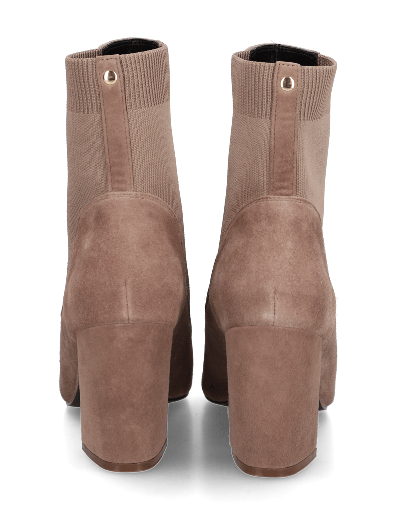 Silvia-Schneider-polokozačky-černá