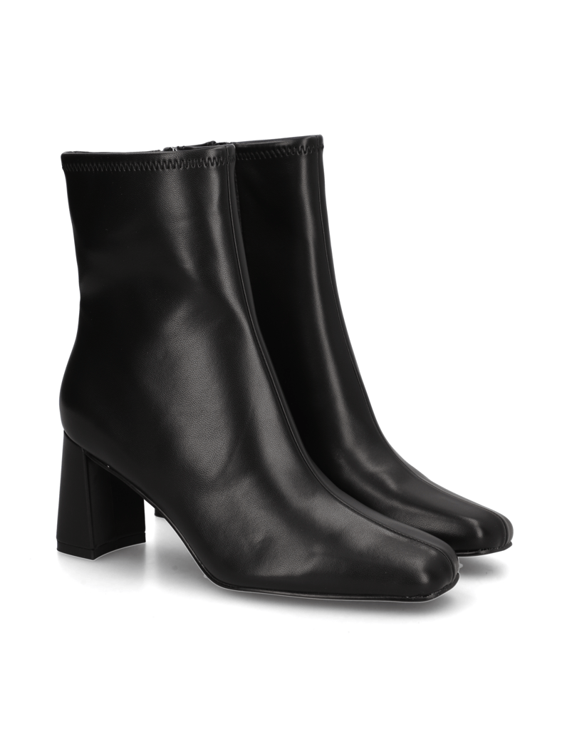 Steve-Madden-Hurst-rjava