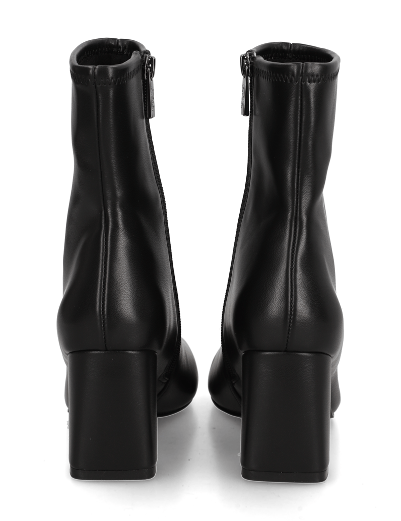 Steve-Madden-Hurst-rjava