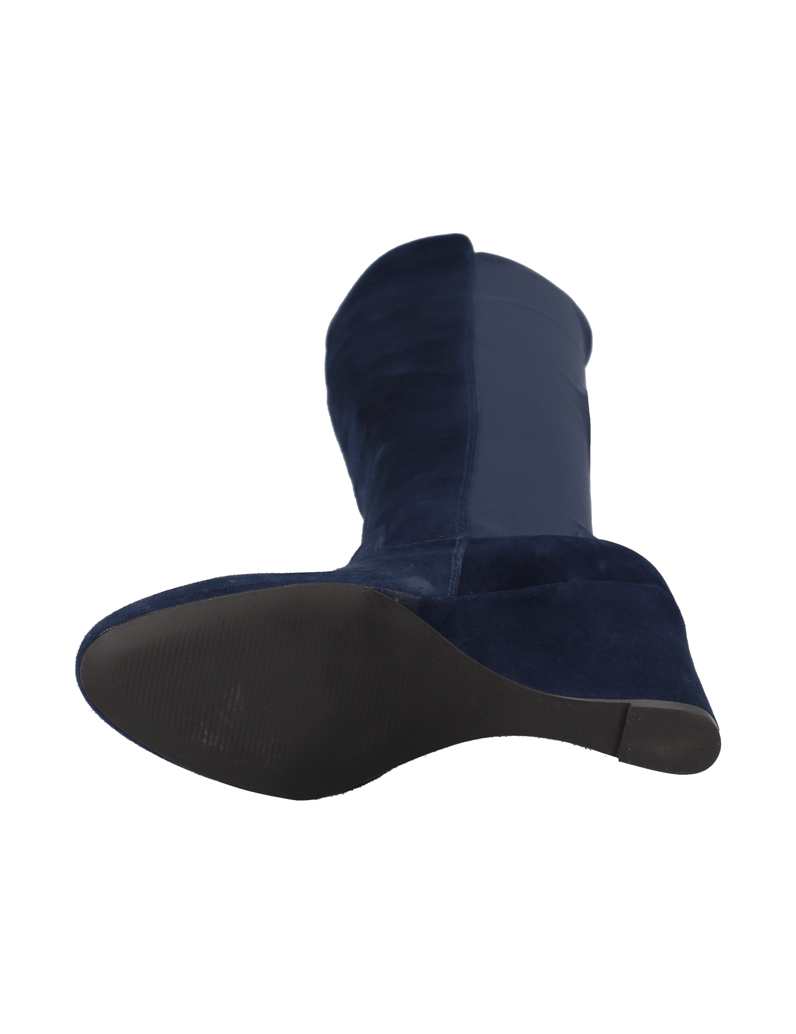 Silvia-Schneider-GINA-schwarz