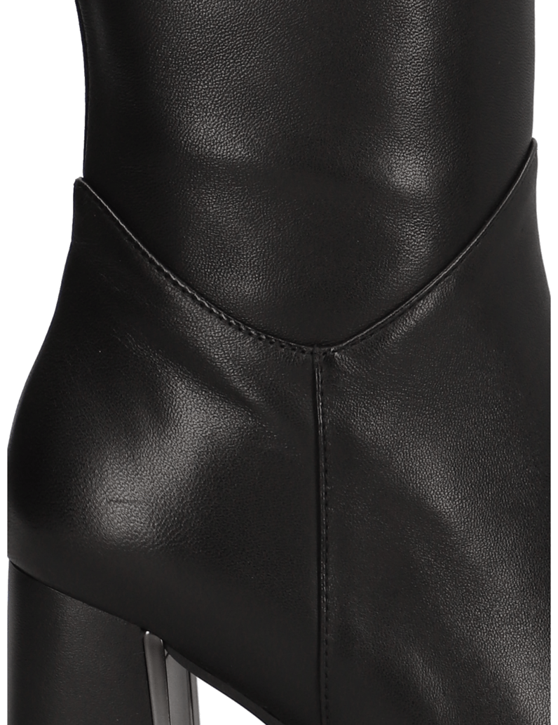 Kazar-Minimalist-black-soft-leather-boots-čierna