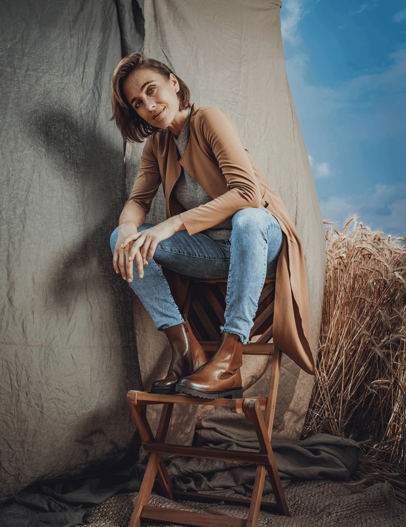 DELKA-hladká-koža-chelsea-boots-koňaková