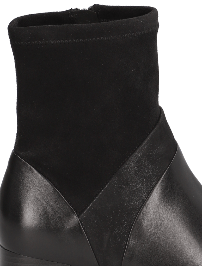 POE-kombinacija-usnja-elegantni-gležnjarji