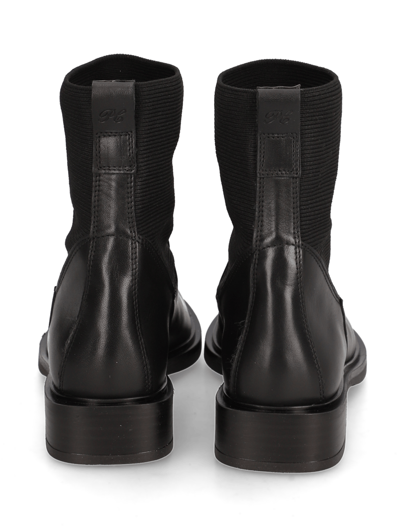 Pat-Calvin-čižmičky