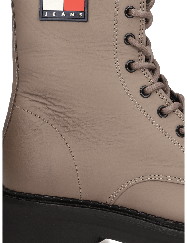 Tommy-Jeans-TJW-URBAN-LACE-UP-BOOT-grau
