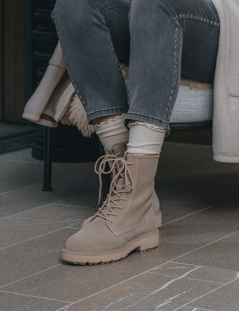 Pat-Calvin-snurovacia-obuv-béžová