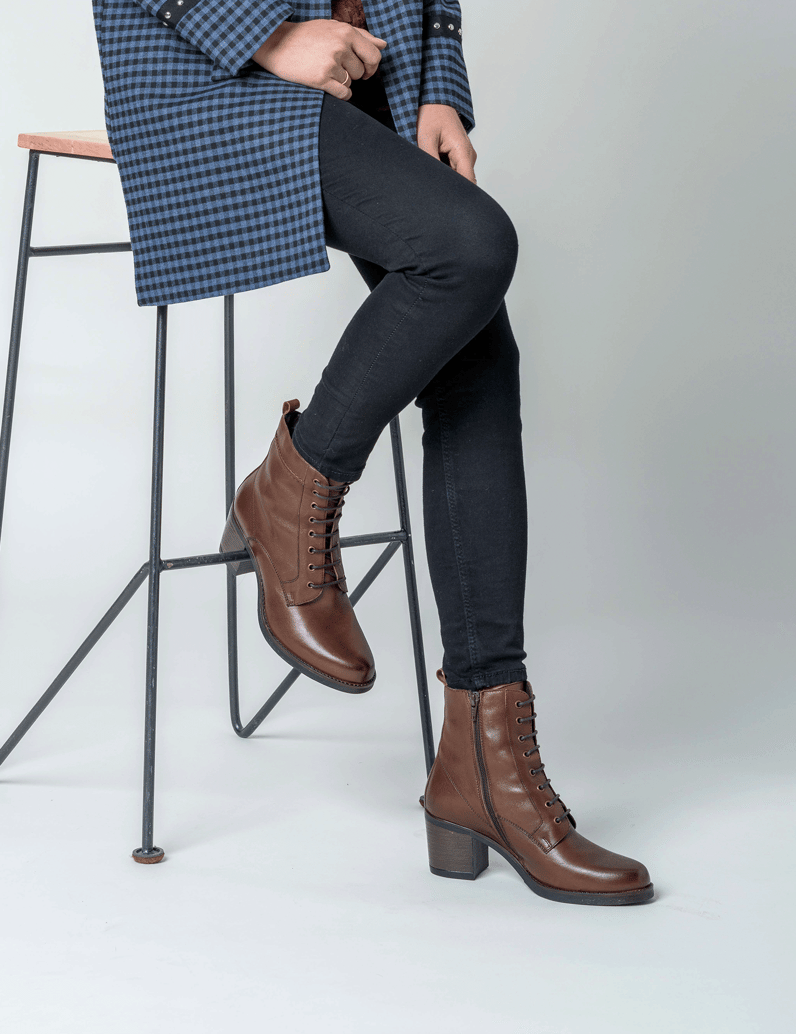 Pat-Calvin-hladká-koža-Šnurovacie-čižmičky-hnedá