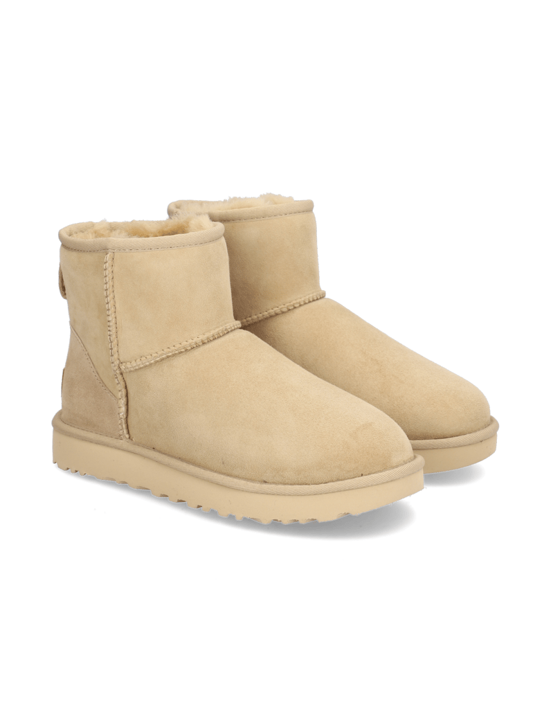 UGG-CLASSIC-MINI-II-čierna