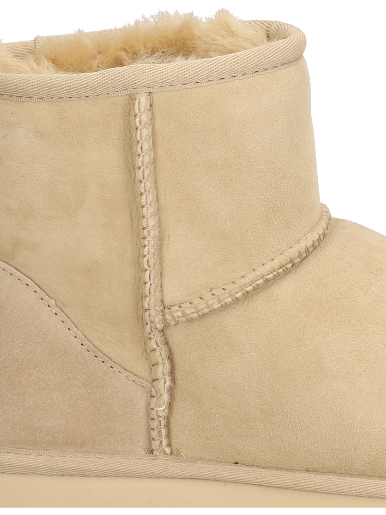 UGG-CLASSIC-MINI-II-čierna
