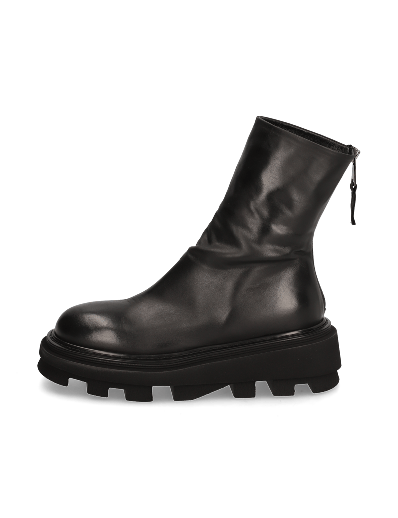 Elena-Iachi-Glattleder-Boot