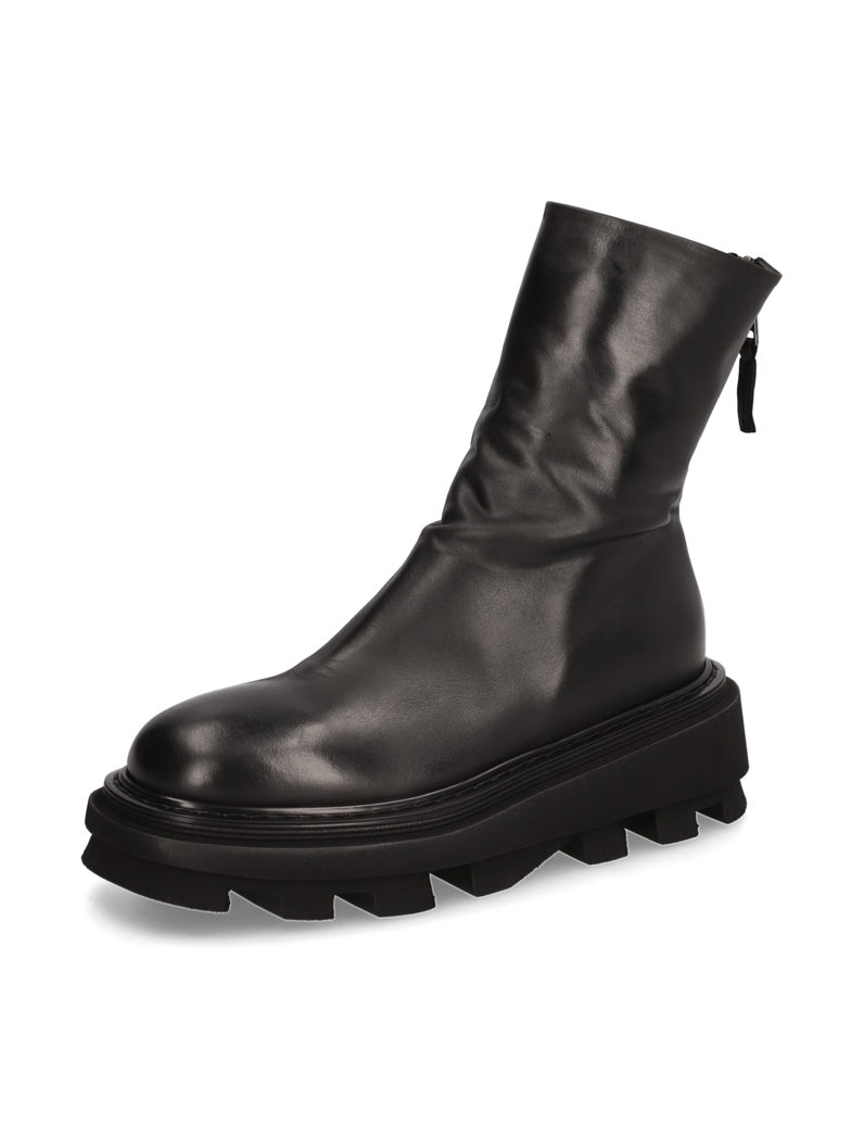 Elena-Iachi-Glattleder-Boot