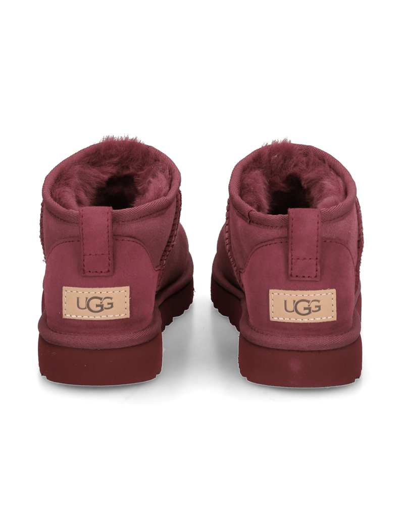 UGG-CLASSIC-ULTRA-MINI-čierna