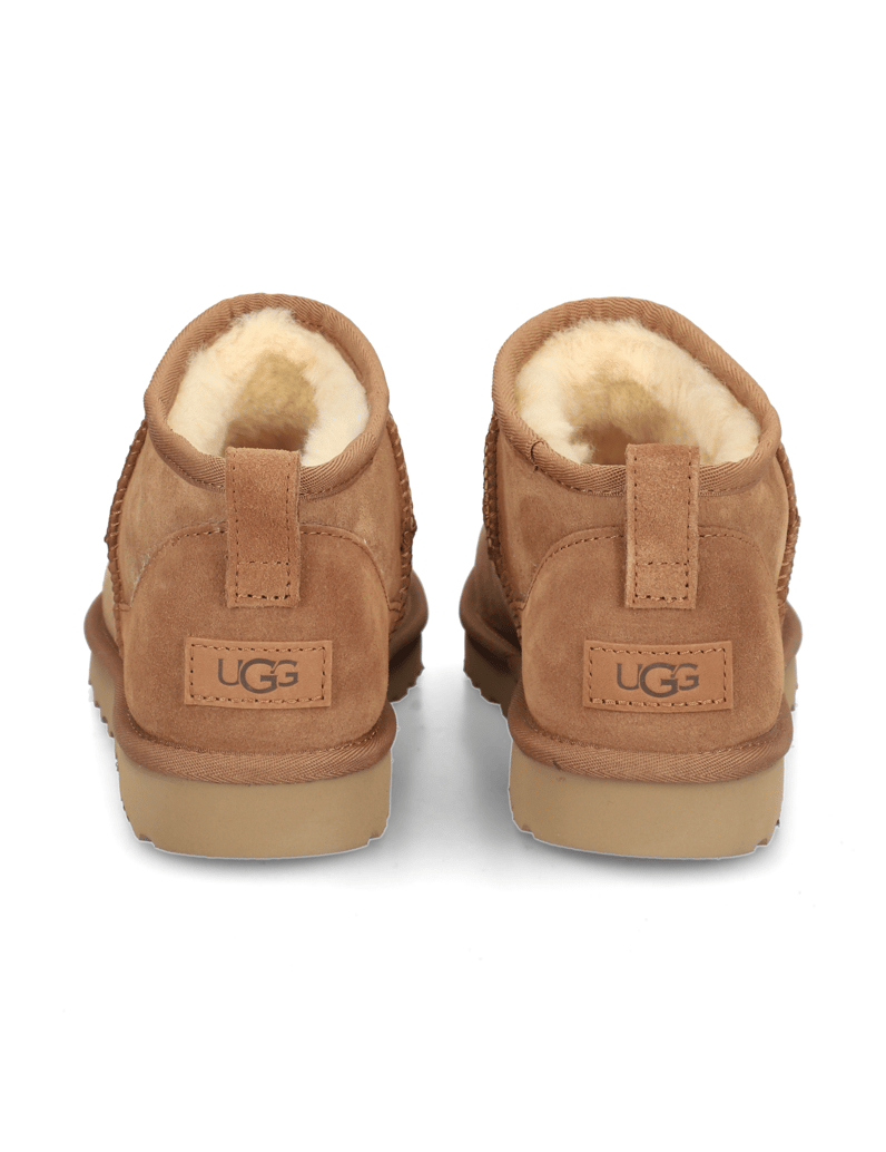 UGG-CLASSIC-ULTRA-MINI-čierna