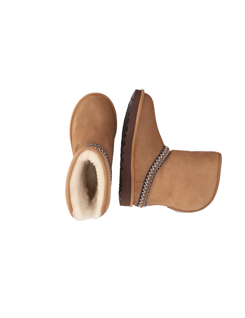 UGG-CLASSIC-SHORT-CRESENT-schwarz