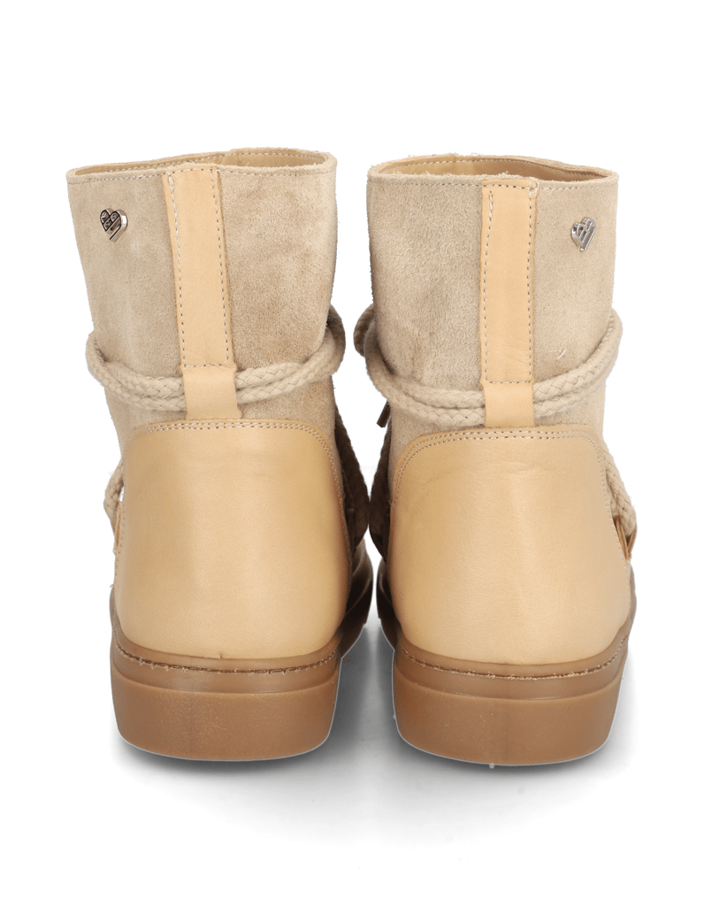 UP-collection-Snowboot-schwarz
