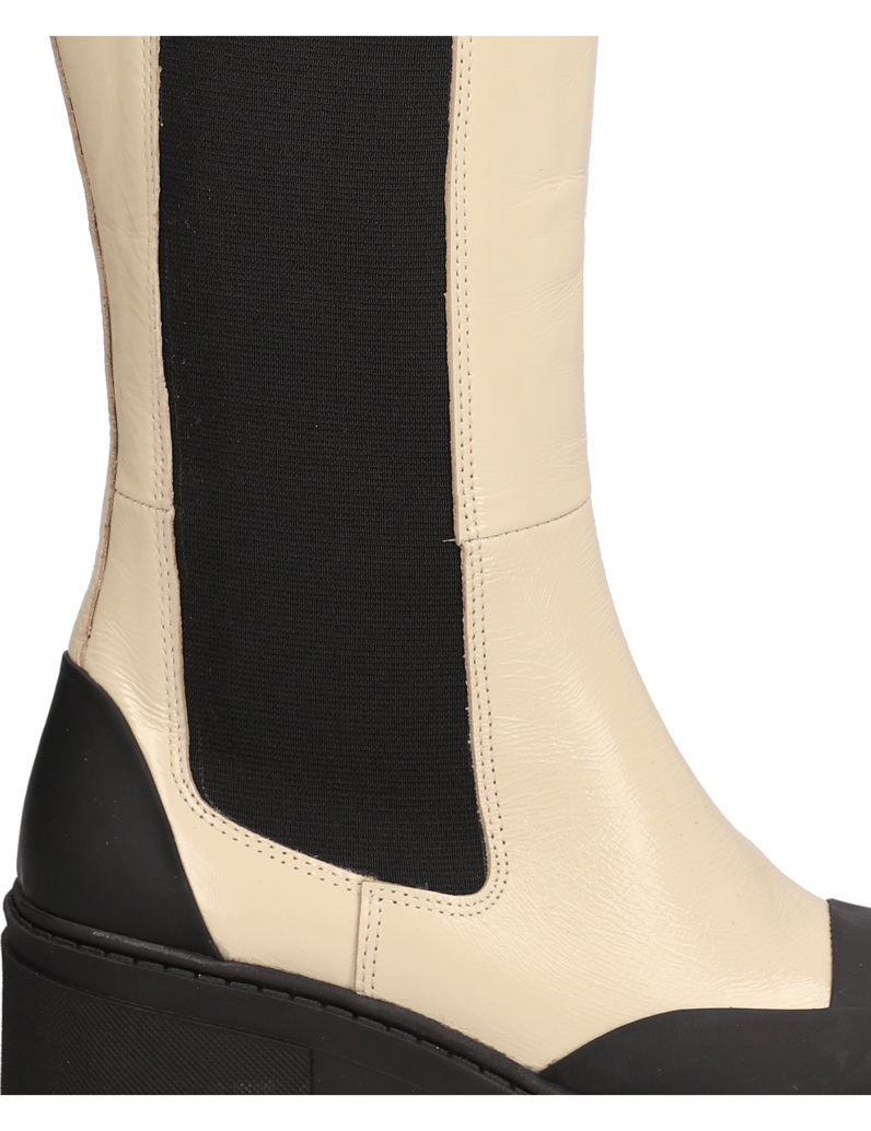 Kate-Gray-lakovaná-koža-čižmy-béžová