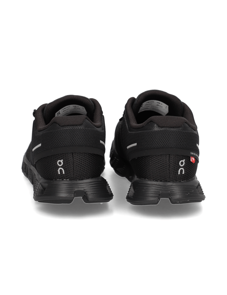 On-CLOUD-5-črna