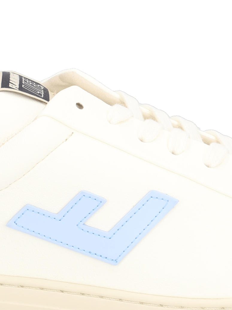 Flamingos‘-Life-White-Blue-Grey