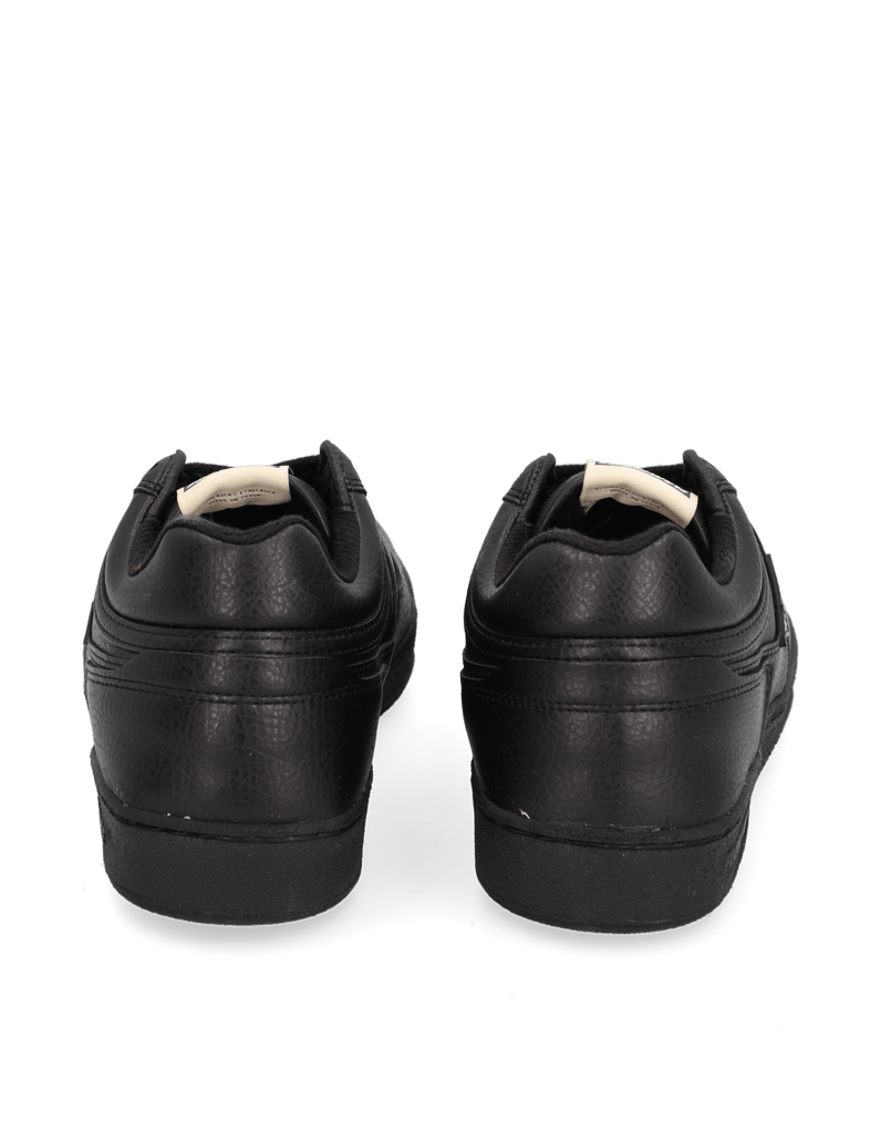 Flamingos‘-Life-All-Black