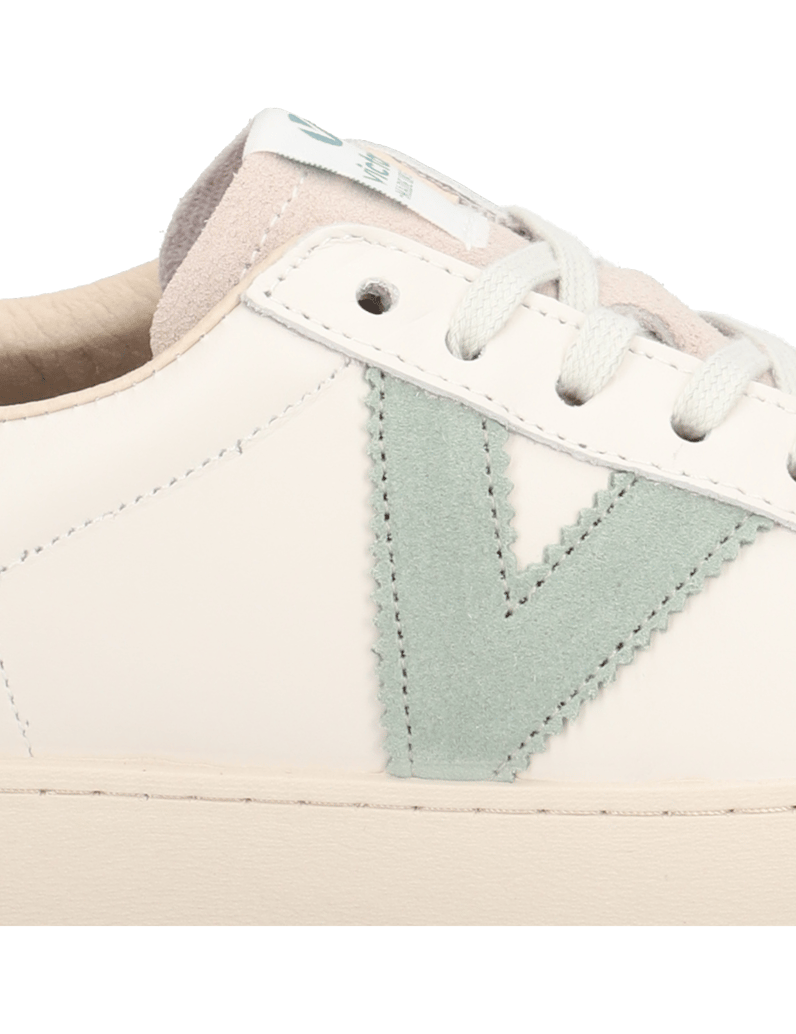 VICTORIA-superge-bela