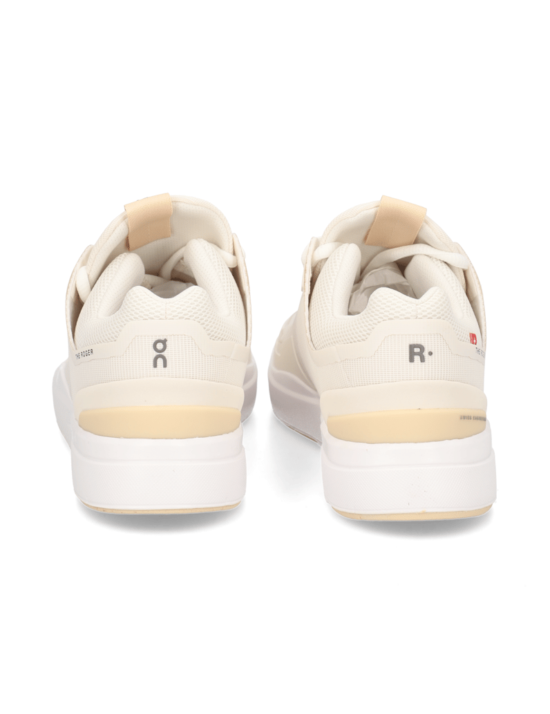 On-THE-ROGER-SPIN-bílá