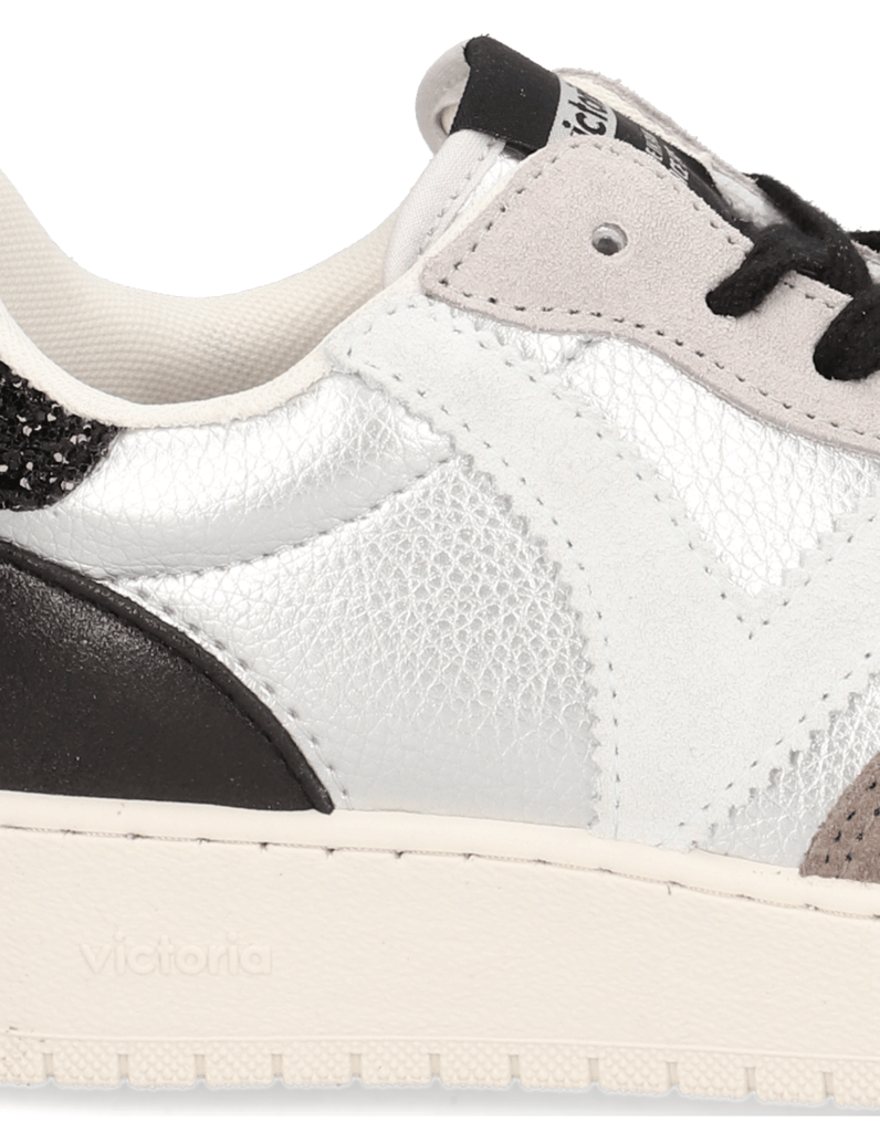 VICTORIA-kombinacija-usnja-superge-srebrna