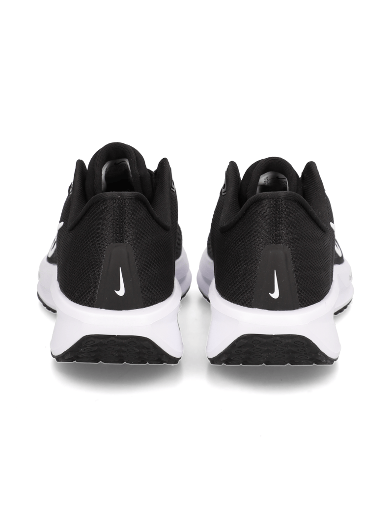 Nike-Quest-6-črna