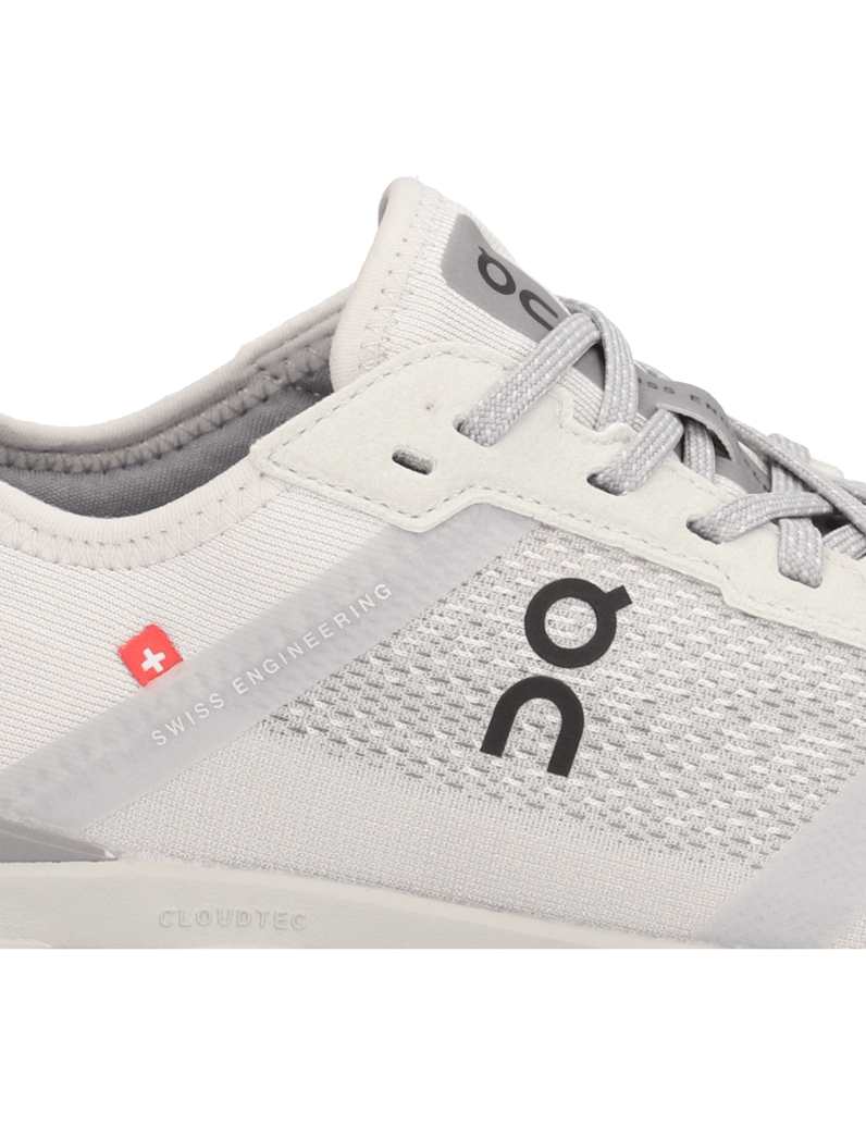 On-CLOUD-X-4-AD-črna