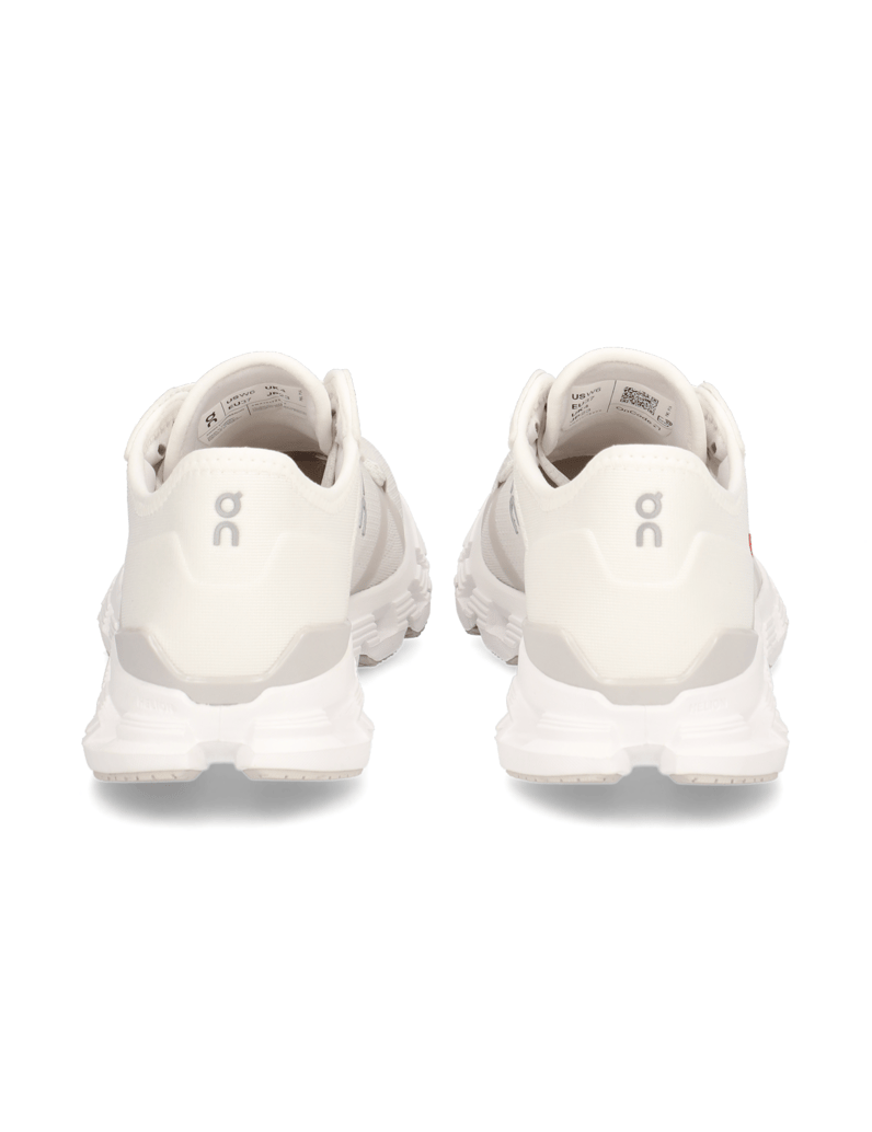 On-CLOUD-X-4-AD-črna