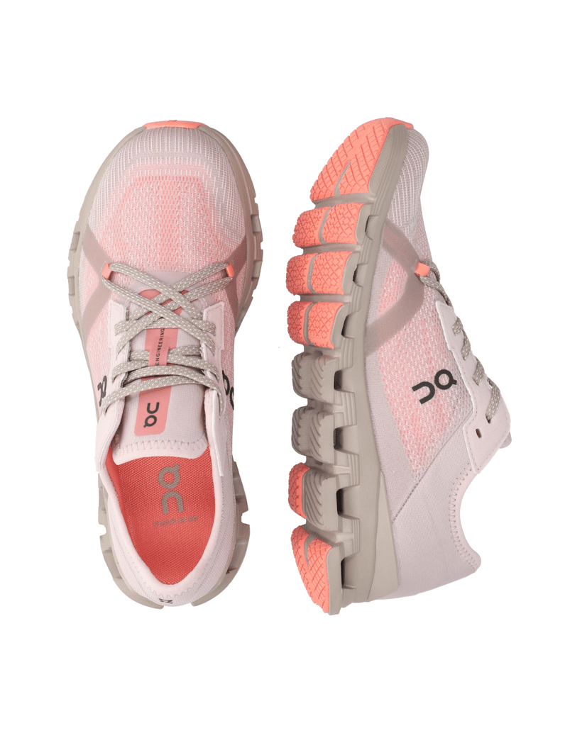 On-CLOUD-X-4-AD-črna