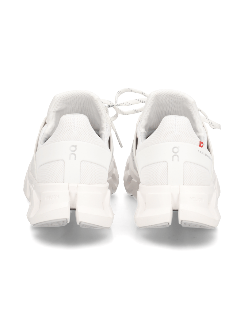 On-Cloudswift-4-AD-črna