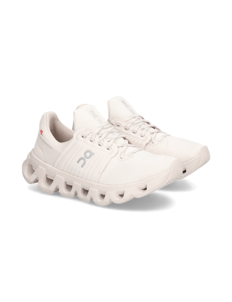 On-CLOUDSWIFT-4-AD-črna