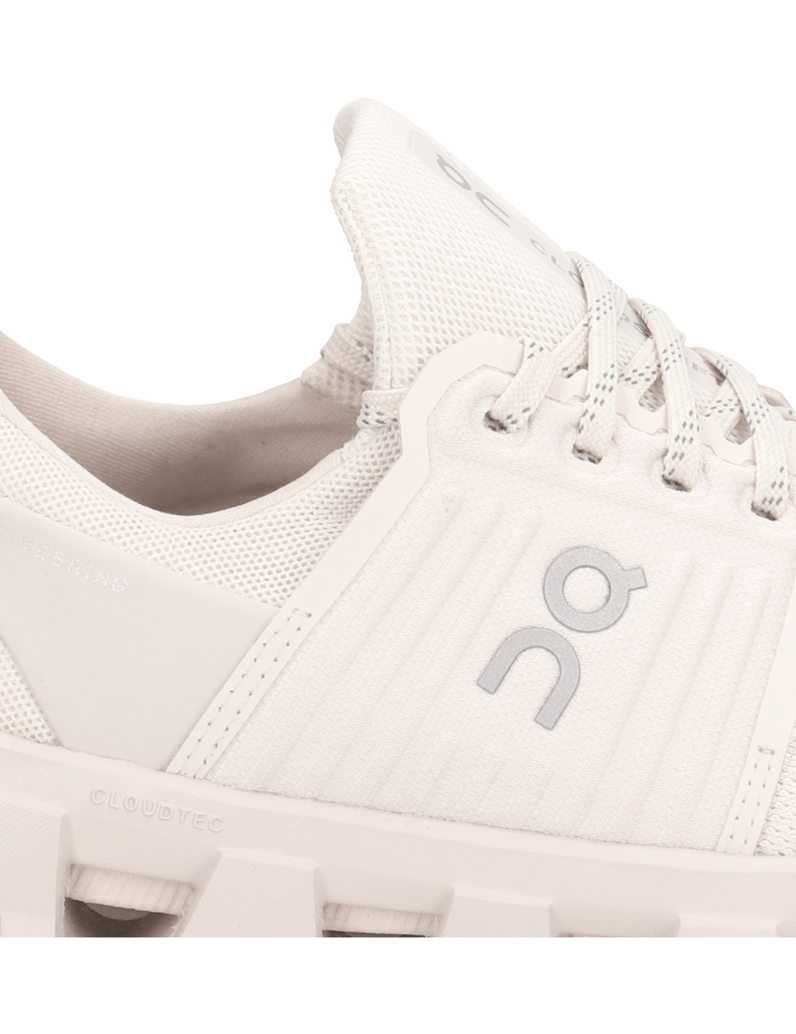 On-CLOUDSWIFT-4-AD-črna