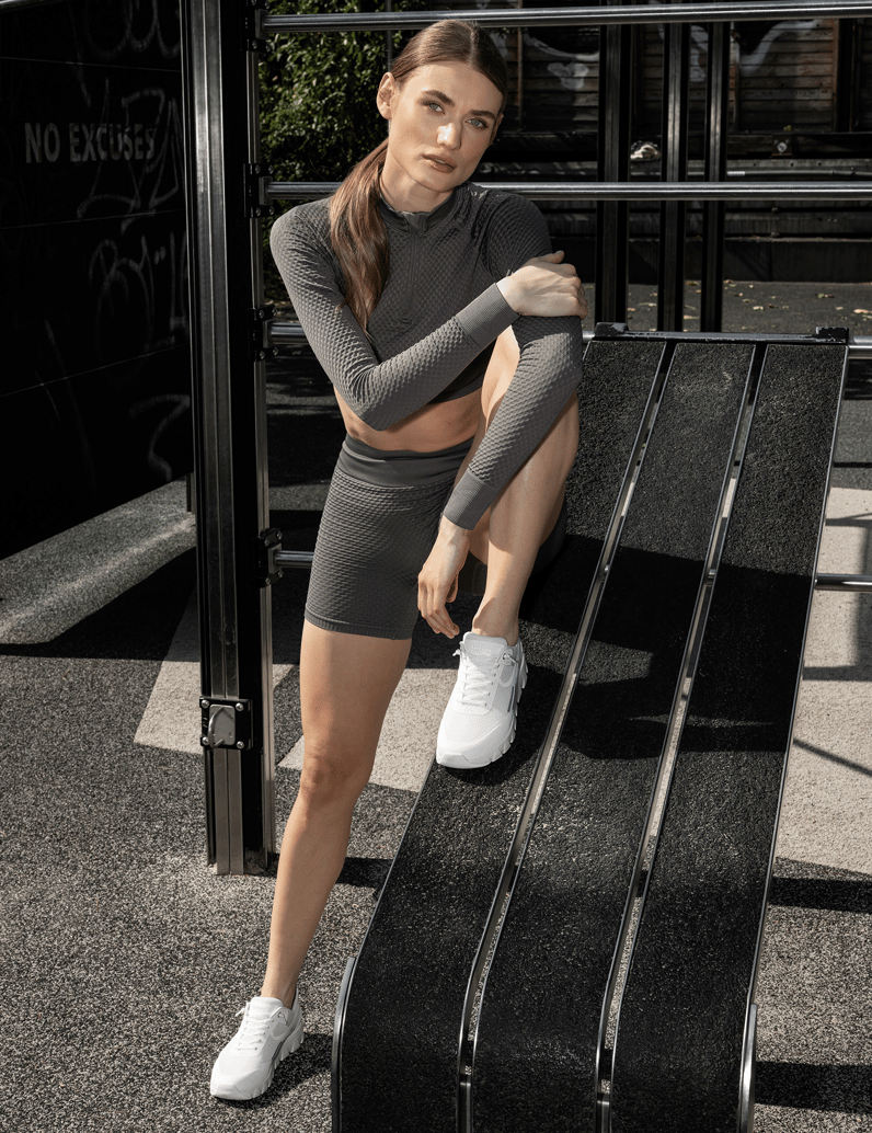 tenhaag-THG-2-čierna