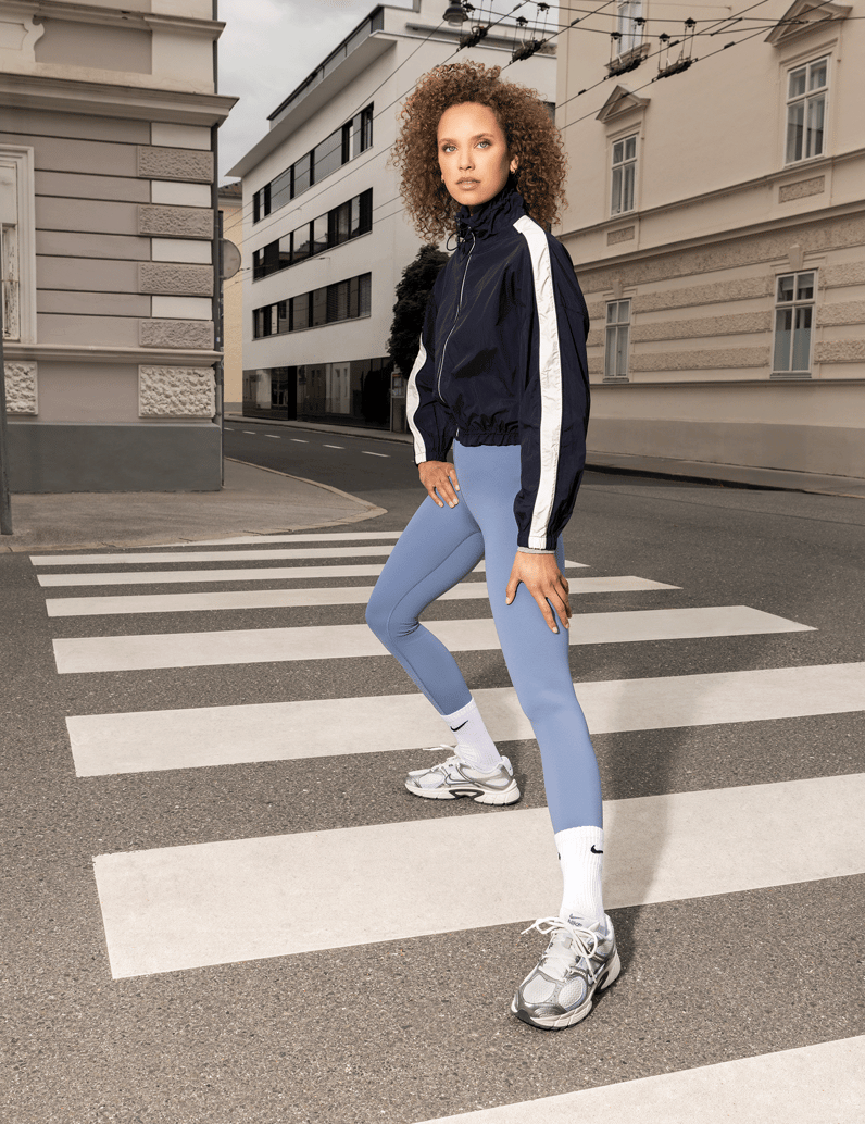 Nike-W-NIKE-V5-RNR-bela