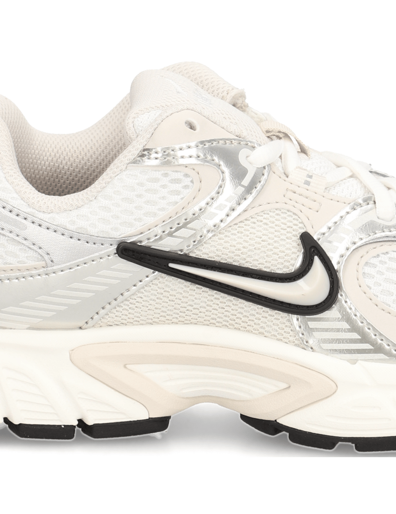 Nike-Nike-V5-RNR-bela