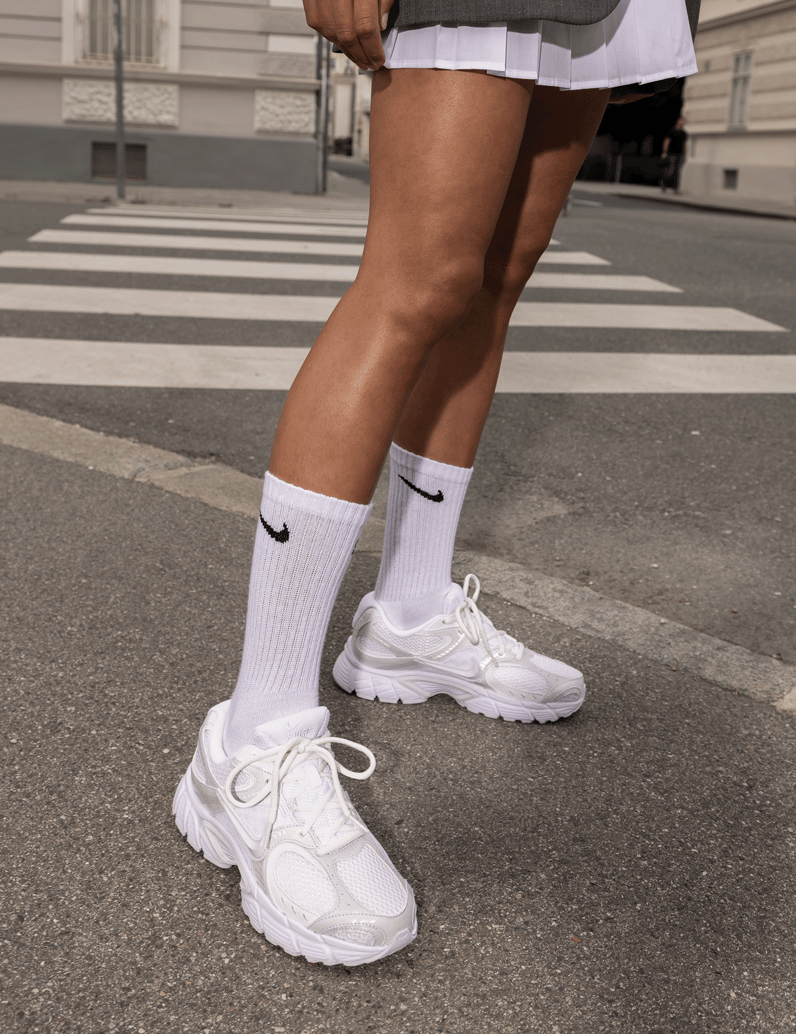 Nike-W-NIKE-V5-RNR-bela