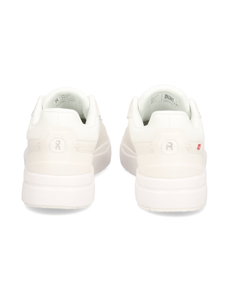 On-THE-ROGER-Advantage-weiss