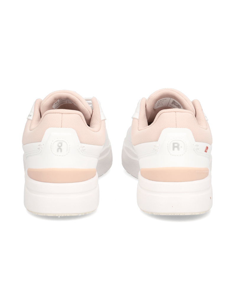 On-THE-ROGER-Advantage-weiss