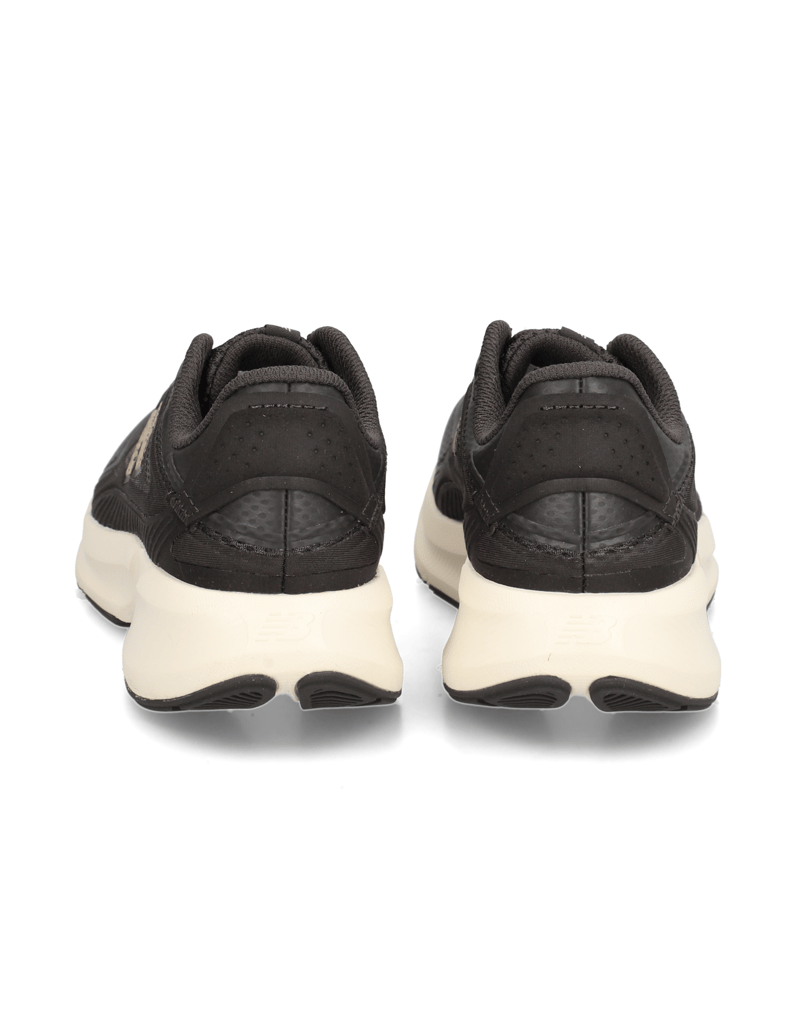 New-Balance-Catalyst-v1-schwarz