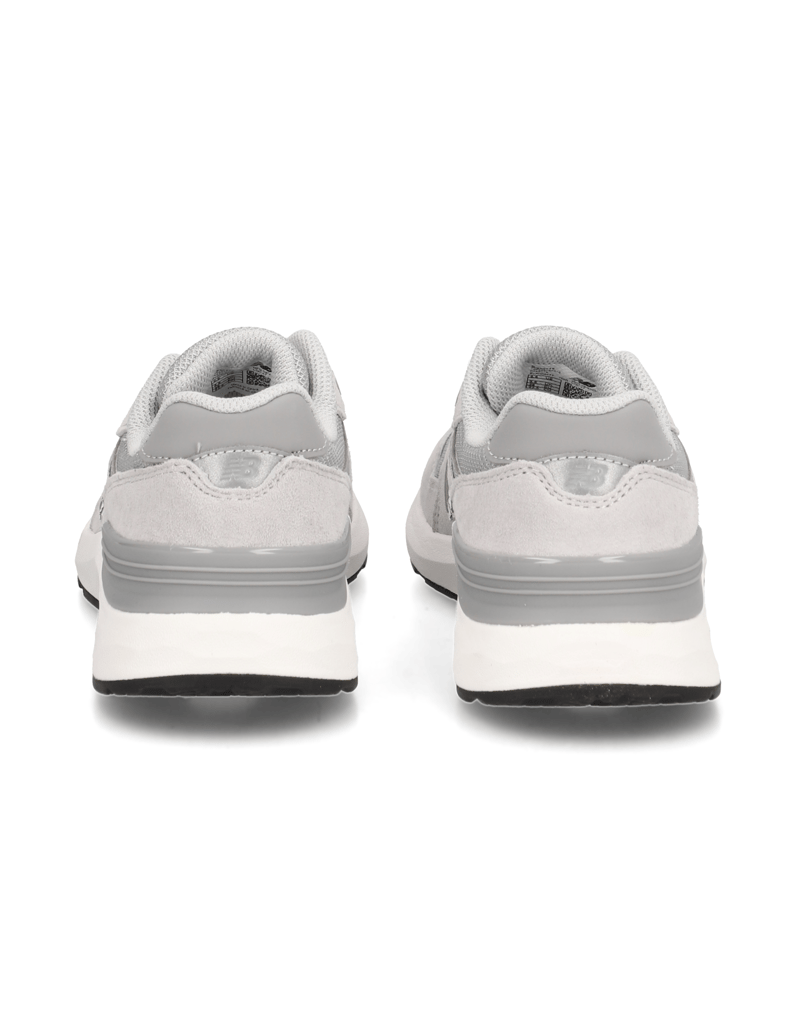 New-Balance-FRESH-FOAM-WALKING-880-V6-grau