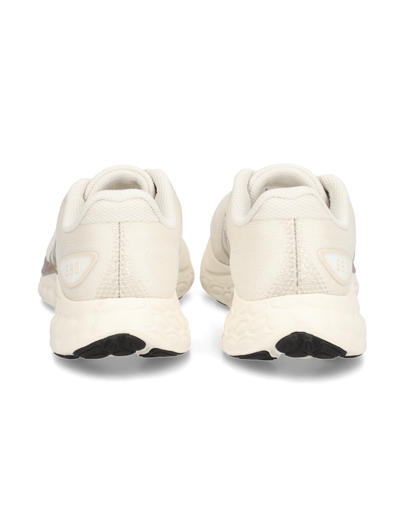 New-Balance-FRESH-FOAM-680-V8-orange
